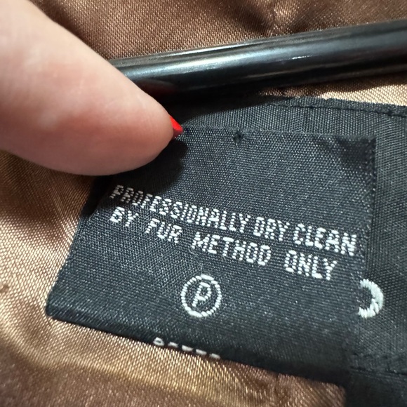 Dennis Basso  Faux Fur Heavy Soft Slippery Feel Medium Hook +Eye Closure - Picture 9 of 9